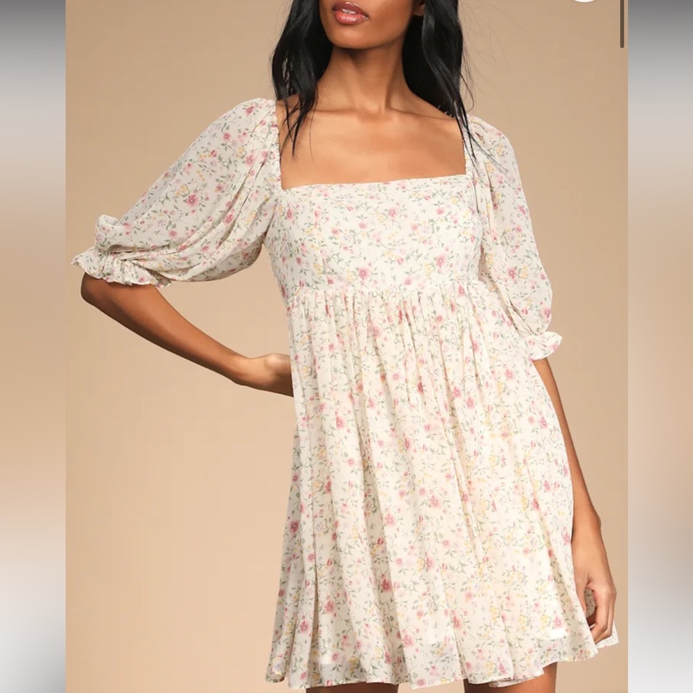 NWT Lulu’s Sweet Daydreams White Floral Print Puff Sleeve Mini Dress